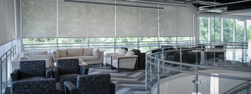 Rohrich Lexus upstairs customer lounge